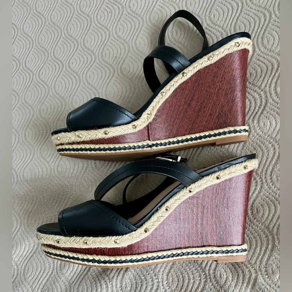 White House Black Market wedge heels in black leather w/ faux wood wedge size 8